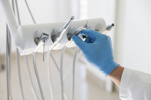 Professional Wisdom Tooth Removal technician working in Sparks, TX